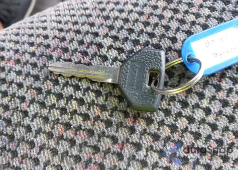 2000 Dodge Ram 2500 St из США, поврежденный, VIN 3B7KC23Z3YG106911